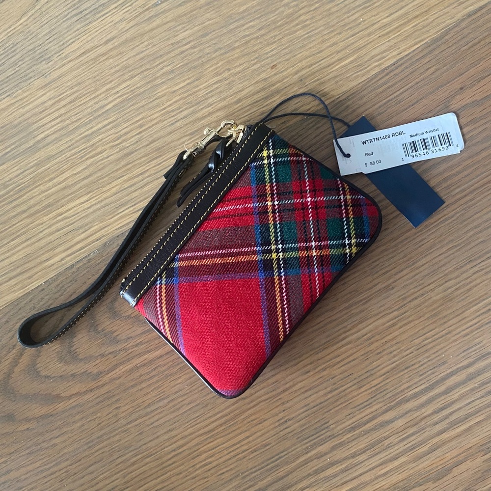 Adorable NWT Dooney & Bourke Red Tartan Plaid Wristlet Wallet ♥️🎁🖤 - Picture 2 of 2